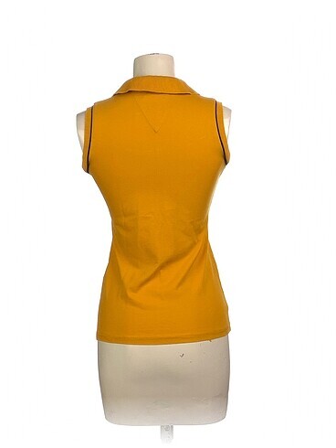 s Beden Tommy Hilfiger T-shirt %70 İndirimli.