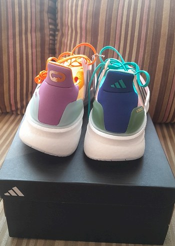 Adidas Ultraboost 5 Erkek Koşu ve Antrenman Ayakkabısı - Görsel 3