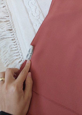 Kadın Şal Drapeli Bej Saten Kumaş - Görsel 2