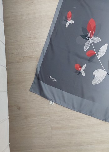 Gri Çiçek Desenli Kadın Şal - Görsel 2