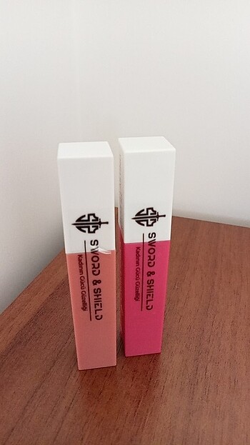 Maybelline Sword & Shield mat ruj