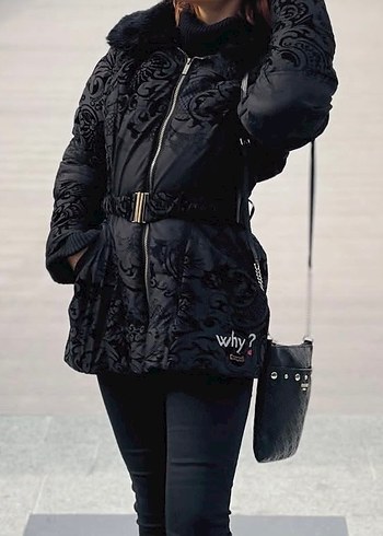 Desigual Orijinal Kürk Detaylı Desenli Siyah Mini Kaban - Görsel 2