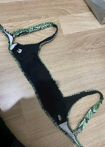 Yeşil Yılan Desenli Mini Bikini Üstü - Görsel 6