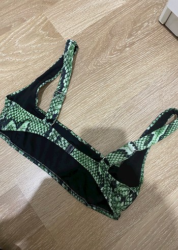 Yeşil Yılan Desenli Mini Bikini Üstü - Görsel 2