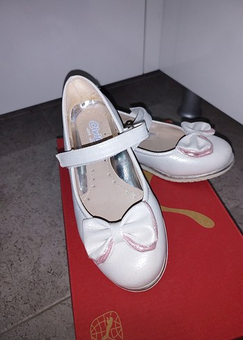 Kızlar için Beyaz Fiyonk Detaylı Babet - Görsel 2