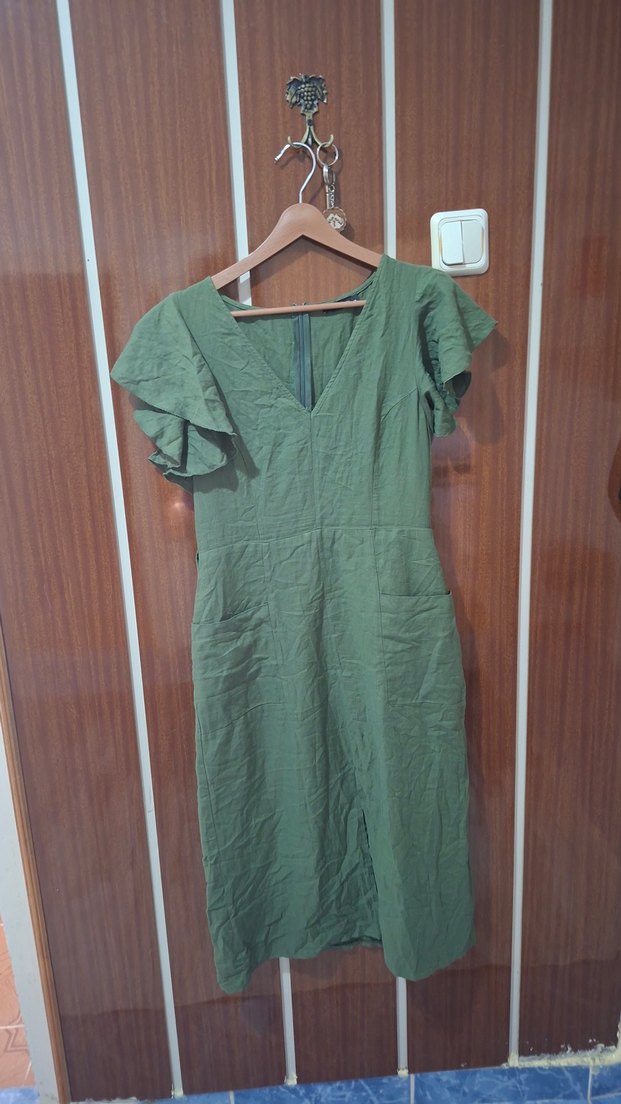 Yeşil V Yakalı Uzun Keten Elbise - Görsel 4