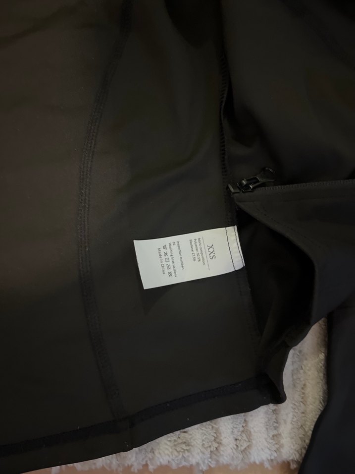 Lululemon Siyah Fermuarlı Uzun Kollu Ceket - Görsel 2