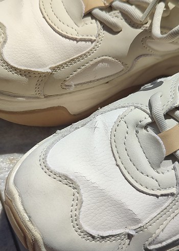 37 Beden beyaz Renk Bershka marka 37 numara sneakers ayakkabı
