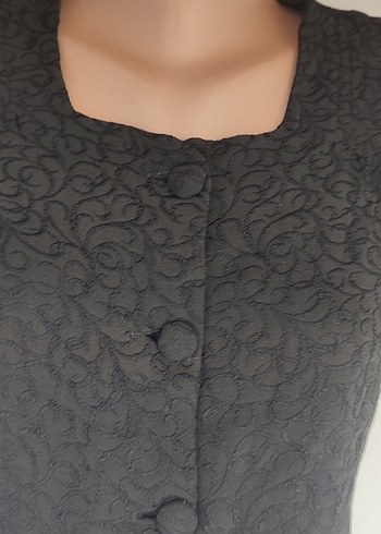 m Beden siyah Renk füme vintage bluz, kısa kollu, V yakalı ve düğmeli.