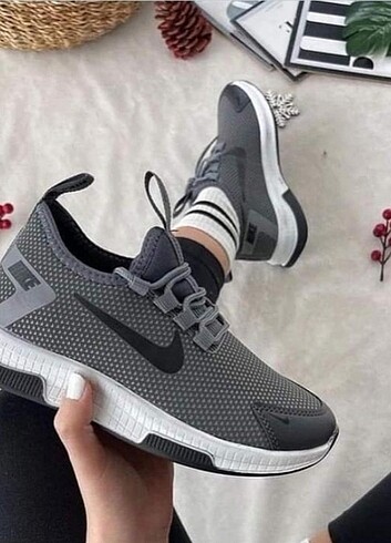 39 numara sneakers