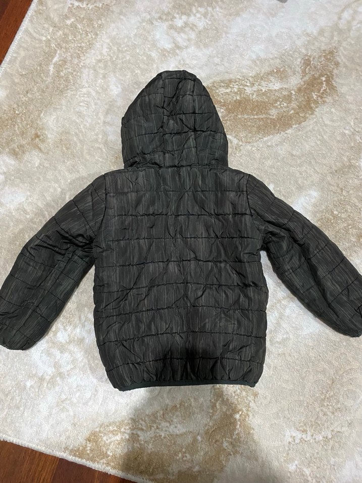 Kapüşonlu Erkek Çocuk Mont 4-5 yaş - Görsel 3