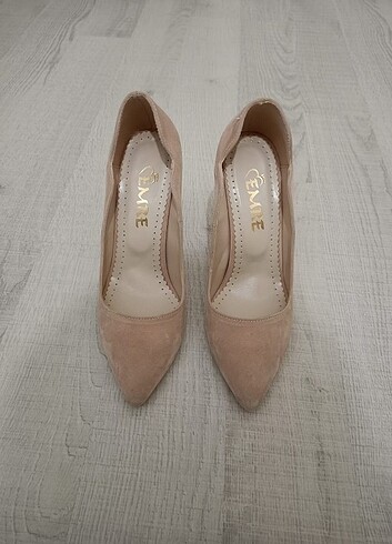 37 Beden ten rengi Renk Stiletto