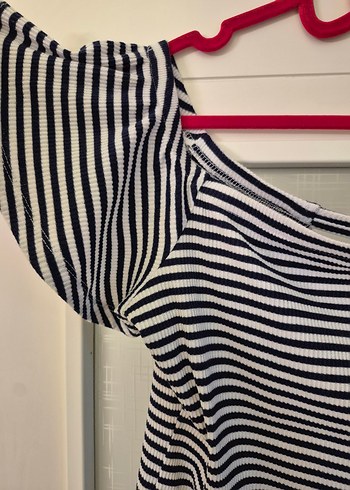 Çizgili Kayık Yaka tshirt - Görsel 3