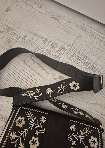 Nakışlı Deri Kadın Çantası - Görsel 6