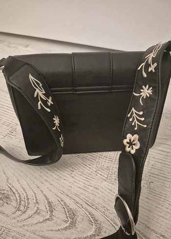 Nakışlı Deri Kadın Çantası - Görsel 7
