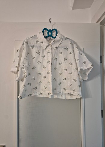 Düğmeli V Yakalı Nakışlı Beyaz Mini Gömlek - Görsel 2