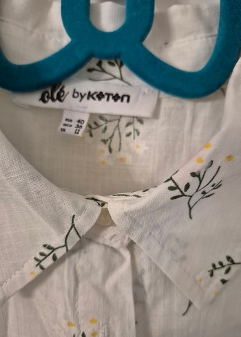 Düğmeli V Yakalı Nakışlı Beyaz Mini Gömlek - Görsel 3