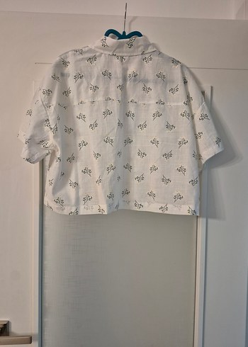 Düğmeli V Yakalı Nakışlı Beyaz Mini Gömlek - Görsel 5