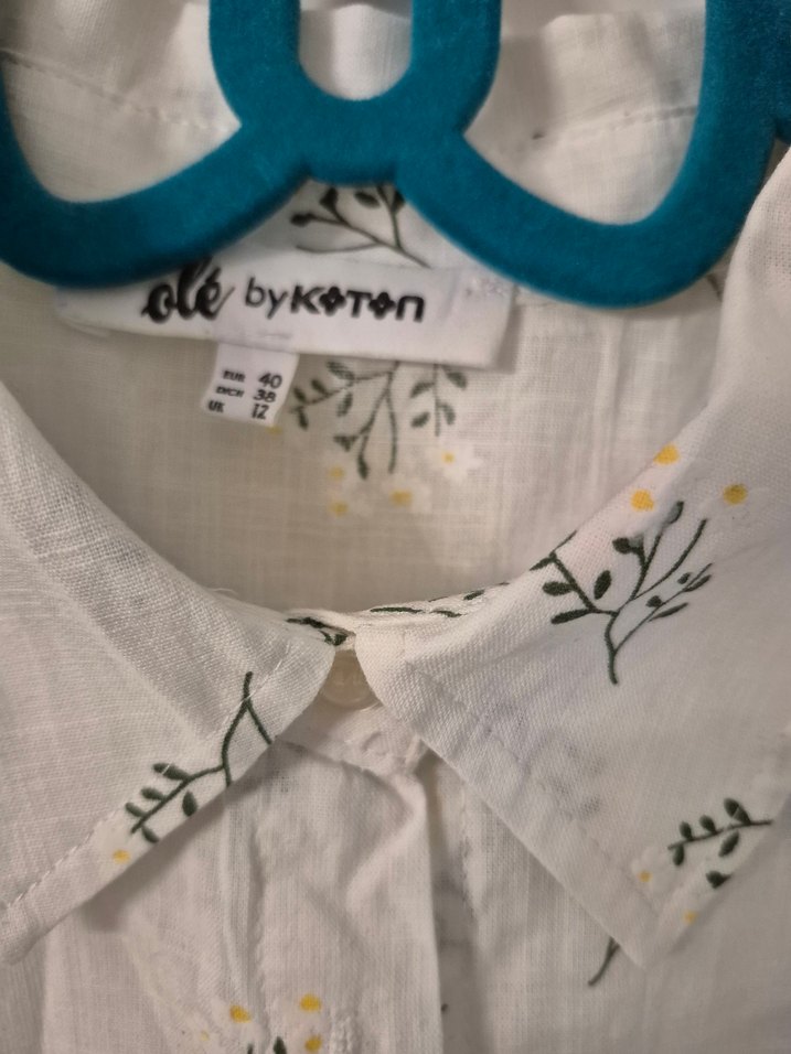 Düğmeli V Yakalı Nakışlı Beyaz Mini Gömlek - Görsel 3