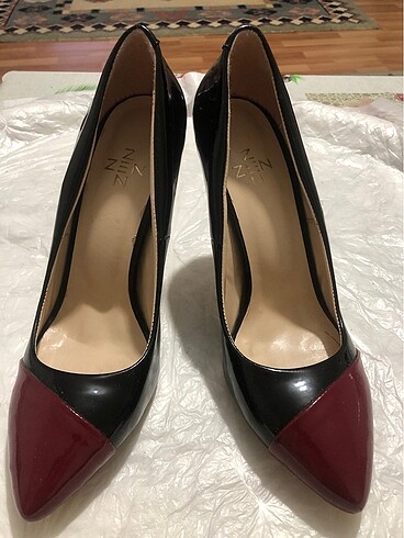 39 rugan siyah bordo Stiletto?