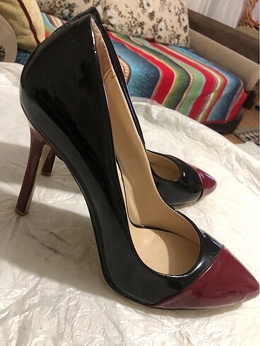 39 Beden siyah Renk 39 rugan siyah bordo Stiletto?