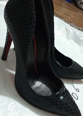38 Beden siyah Renk 38 karokedesenli Parlak rugan stiletto