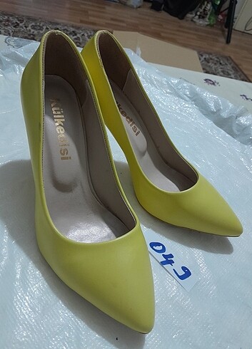 38 Beden 38 no sarı renk KÜLKEDİSİ marka stiletto