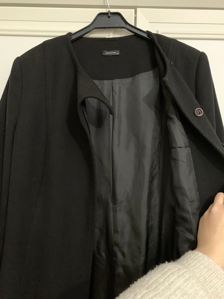 Armine Siyah Kemerli Kaban - Görsel 3