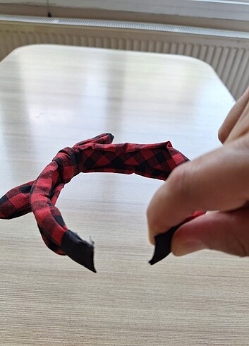 Diğer Ekose Desenli Taç