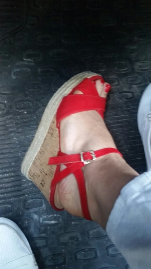38 Beden kırmızı Renk mudo sandalet 