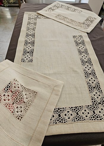 El İşlemeli Krem Renk Dantelli Masa Örtüsü Seti - Görsel 2