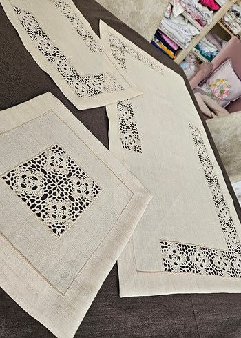 El İşlemeli Krem Renk Dantelli Masa Örtüsü Seti - Görsel 3