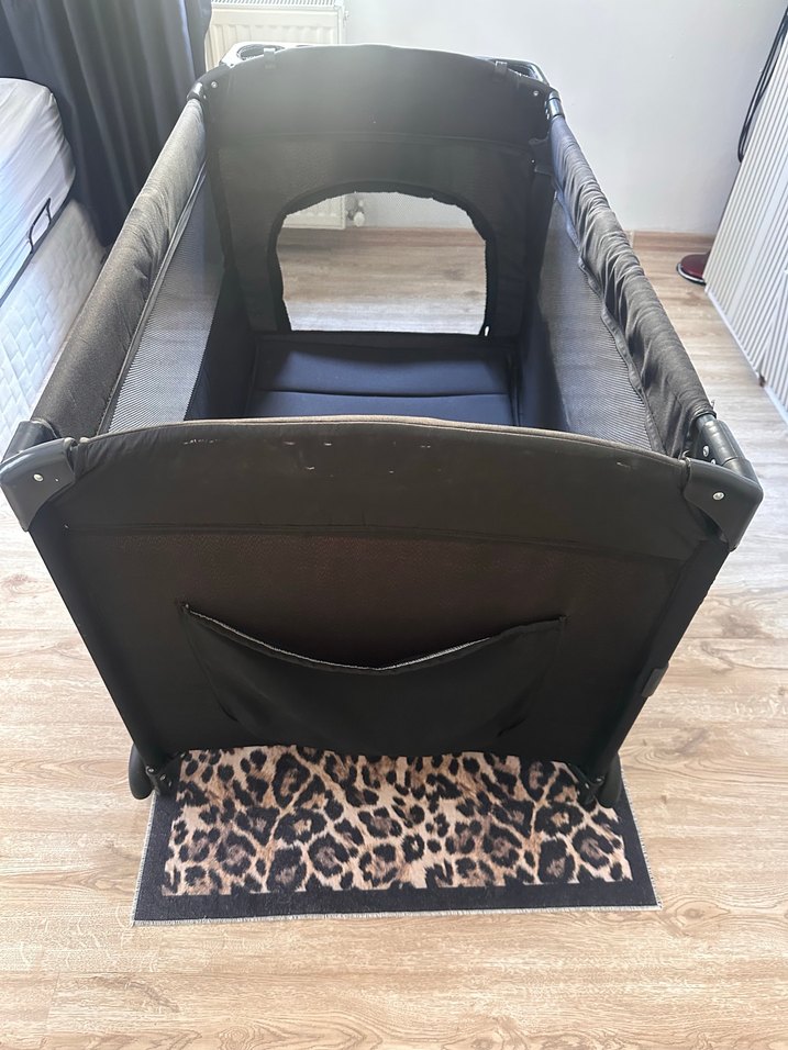 Siyah Katlanabilir Oyun Parkı ve Beşik - Görsel 3