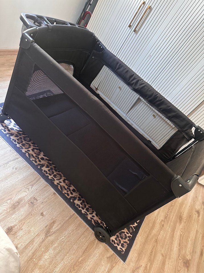 Siyah Katlanabilir Oyun Parkı ve Beşik - Görsel 2