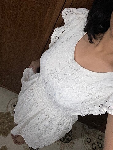 Beyaz dantel elbise