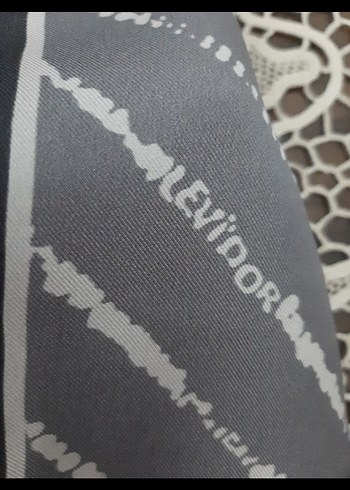 Yüzde yüz ipek eşarp LEVİDOR - Görsel 4