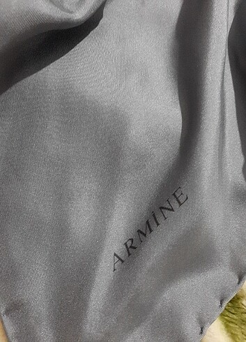 ARMİNE İPEK EŞARP 
