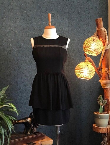H&M Göğüs Tül Detaylı Siyah Elbise