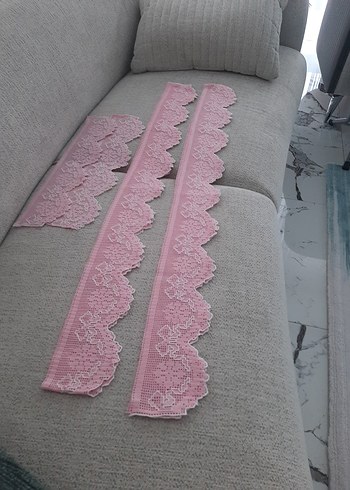 Pembe Nakışlı El İşi Dantel Seti