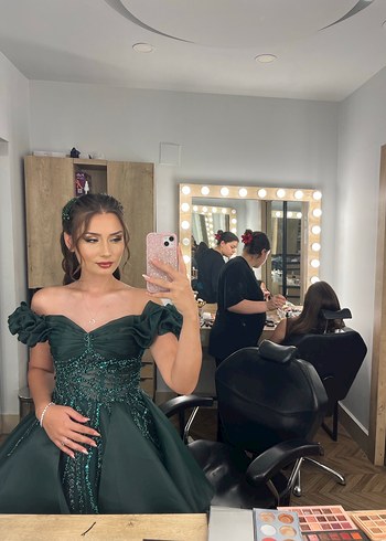 Zümrüt yeşili Uzun Kayık Yaka Gotik Nişan Elbisesi - Görsel 2