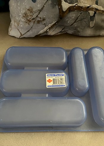 Mavi ve Gri Çatal Kaşık Düzenleyici - Görsel 2