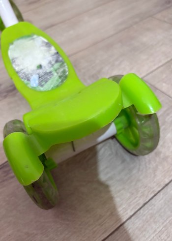 Çocuklar için Yeşil Scooter - Görsel 3