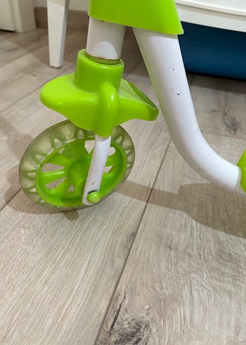 Çocuklar için Yeşil Scooter - Görsel 4