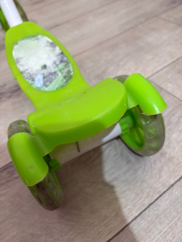 Çocuklar için Yeşil Scooter - Görsel 3