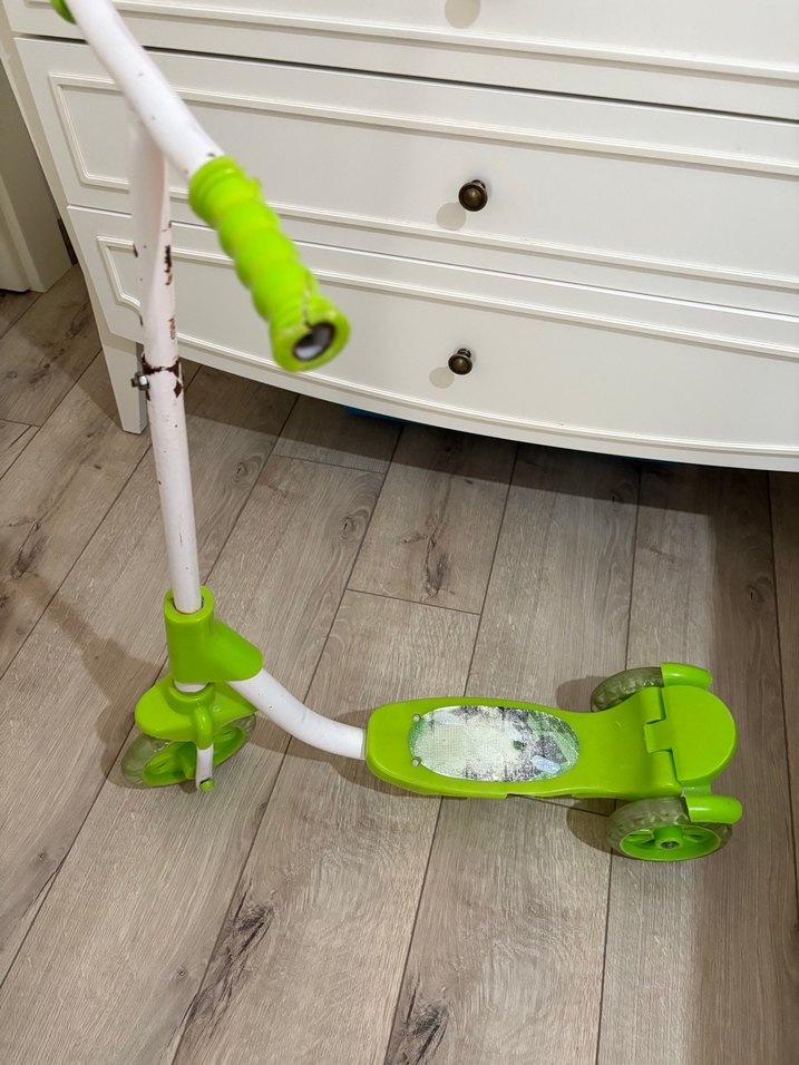 Çocuklar için Yeşil Scooter - Görsel 2