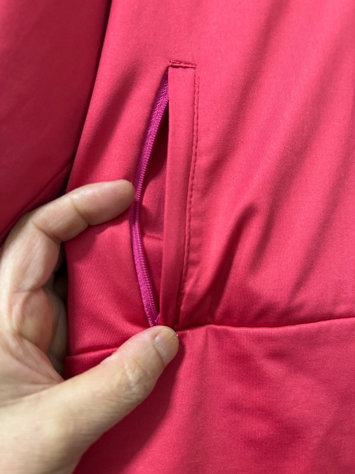 Eşofman üstü ital bir ürün - Görsel 2