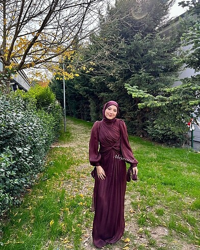 m Beden Kiralık Yolanda tesettür abiye
