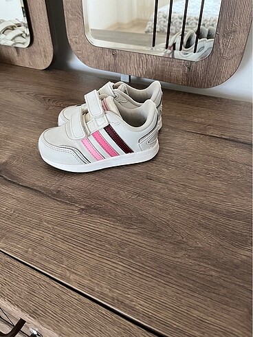 Adidas spor ayakkabi