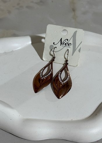 Accessorize Kahverengi Parlak İşlemeli Uzun Küpe