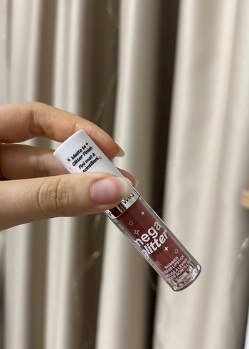 Wet n Wild Mega Glitter Parlak ruj - Görsel 2